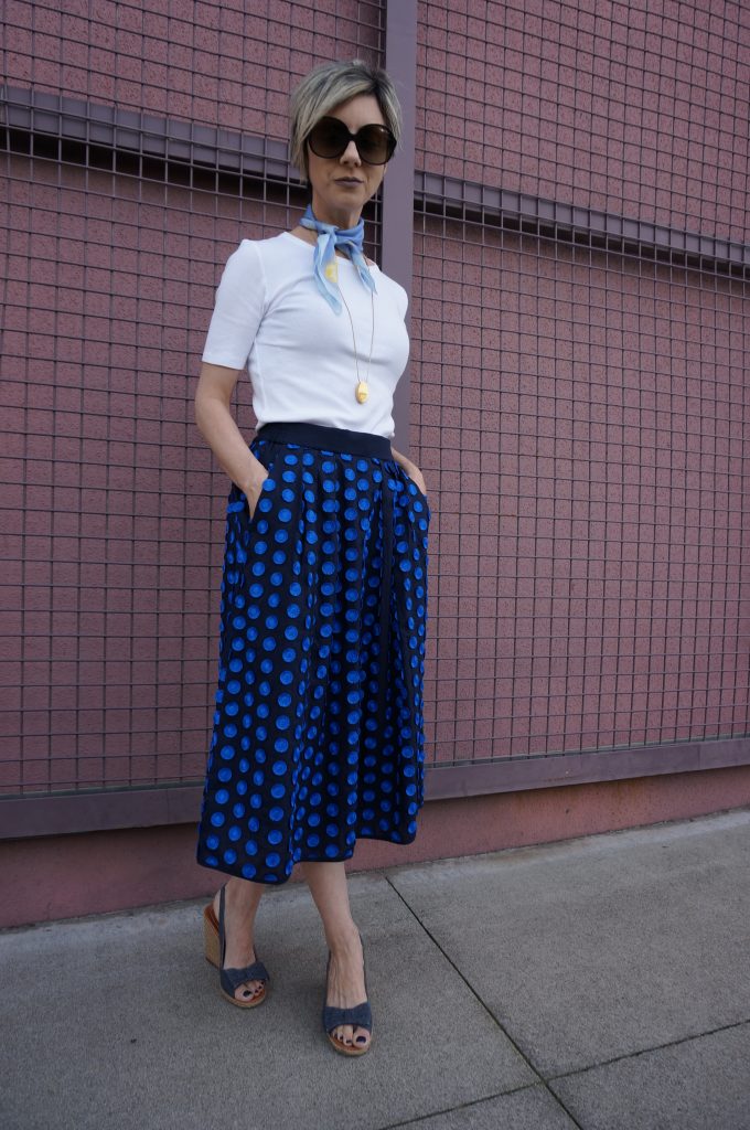 Blue Midi – Simple and Chic